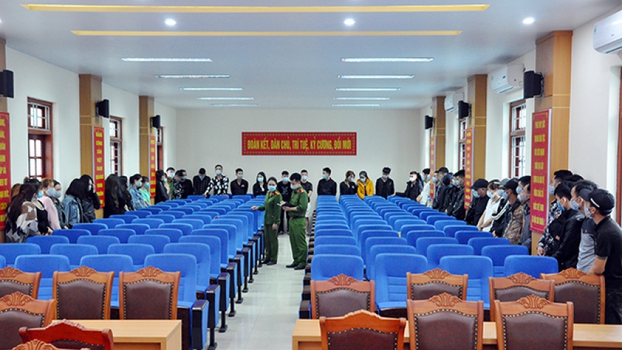 Hơn 40 thanh niên "phê" ma tuý trong quán karaoke